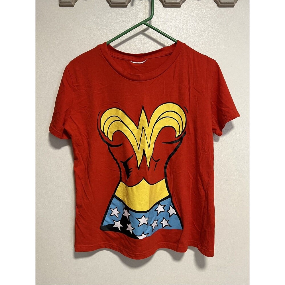 Wonder Woman Costume T-Shirt Cape Graphic Tee Red Size XL Length 26in